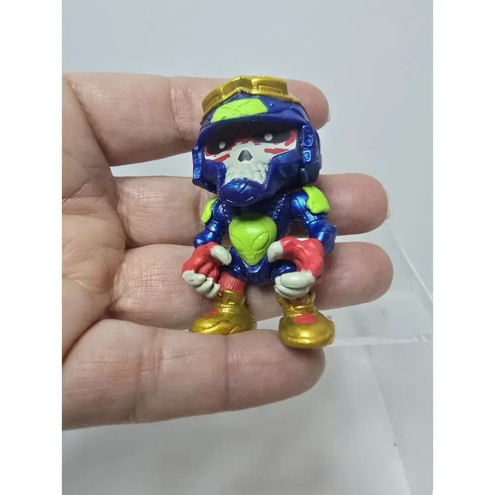 Moose Toys Blue Treasure X Alien Hunters Army Skull Action Figure